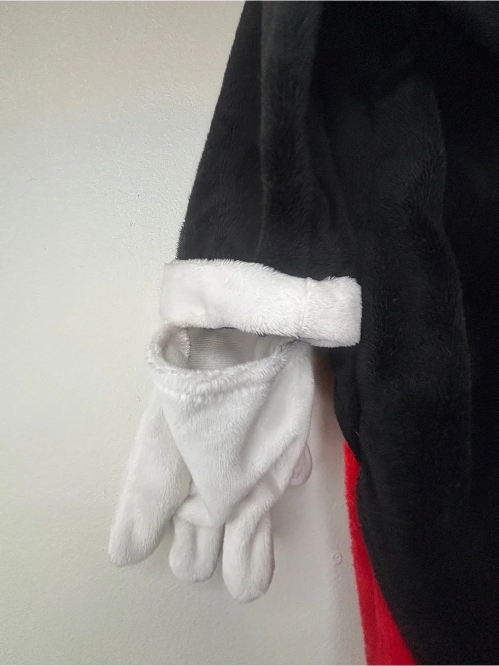 Disney Classic Mickey Mouse Costume - Picture 6 of 9